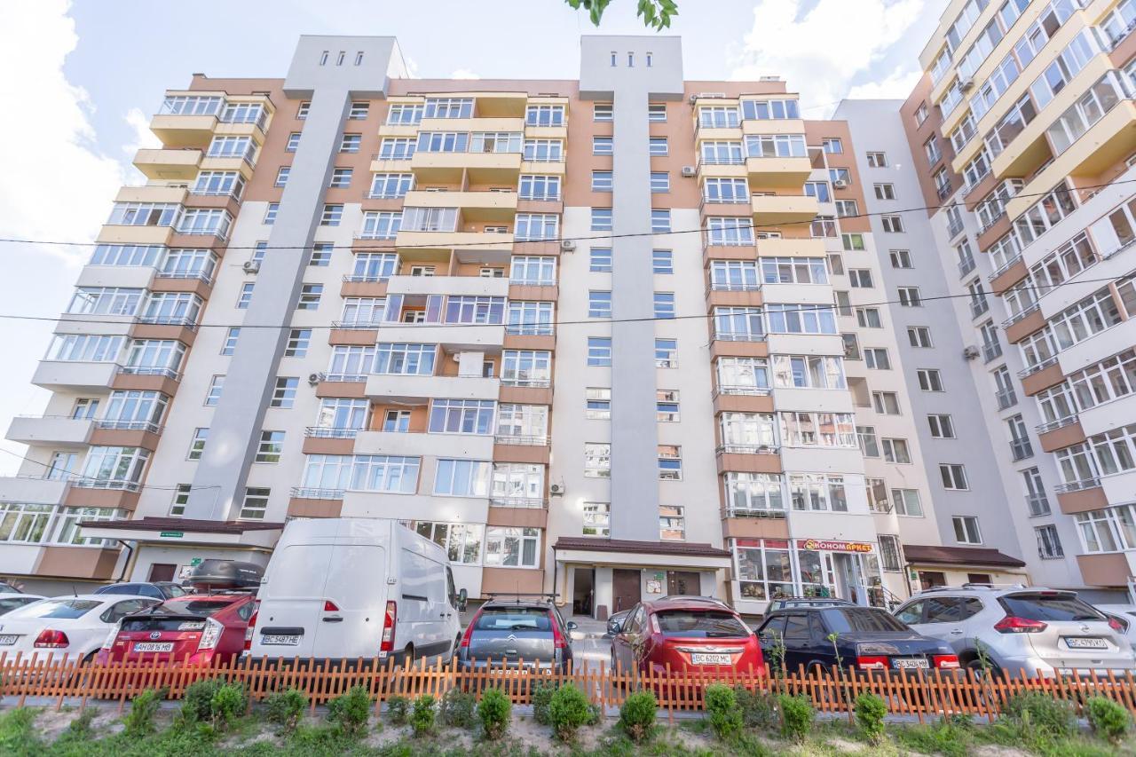 простора віп на вулиці під голоском 15 б Lviv